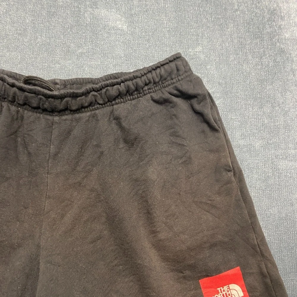 The North Face Sweat Shorts Mens L Black Fleece Lined Logo Drawstring Athletic